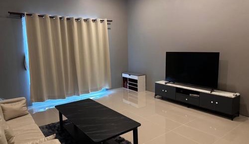 Deluxe One-Bedroom Apartment