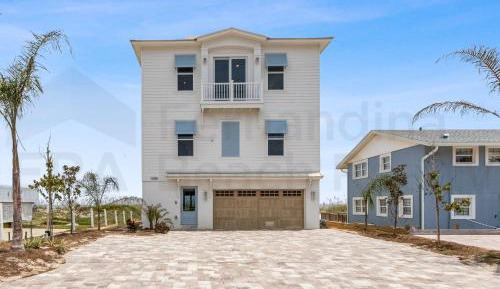 Four-Bedroom Holiday Home