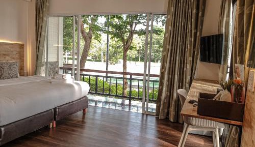 King Room with Pool View