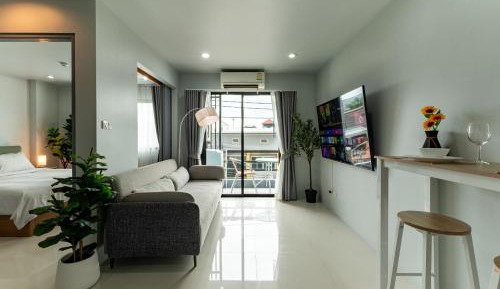 One-Bedroom Apartment