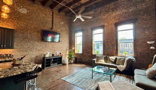 Apartment with City View