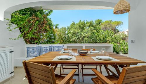 Superior One-Bedroom Apartment with Balcony