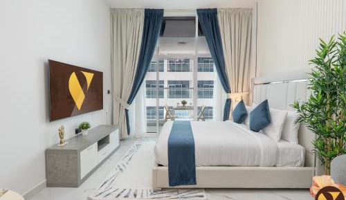 Studio Apartment with Balcony