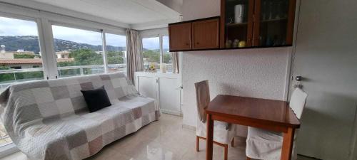 Apartment with Mountain View