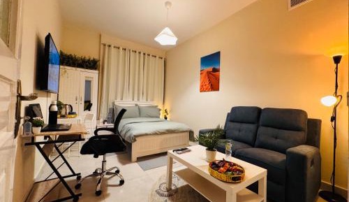 Queen Room with Shared Bathroom