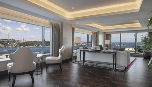 Presidential Suite, Lounge Access