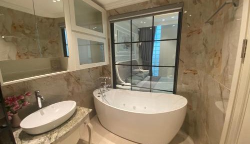 One-Bedroom Apartment with Spa Bath