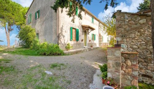 Three-Bedroom Holiday Home 