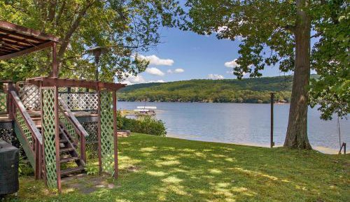 Two-Bedroom Holiday Home