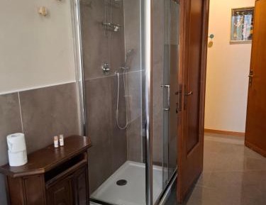 One-Bedroom Apartment with Park View