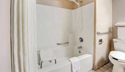 Queen Room - Disability Access/Non-Smoking