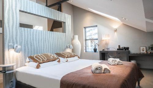 Deluxe King Suite