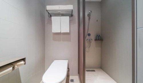 Twin Room with Private Bathroom