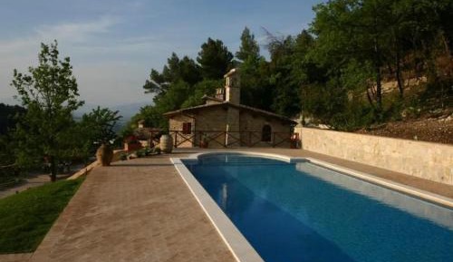 Deluxe One-Bedroom Apartment with Garden View