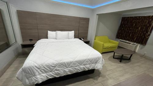 King Bed Accessible Non-Smoking