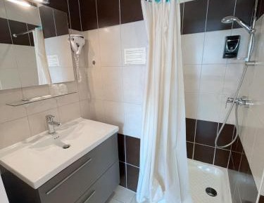 Room #111195011