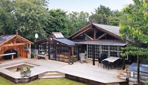 Five-Bedroom Holiday Home