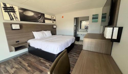 Standard King Room