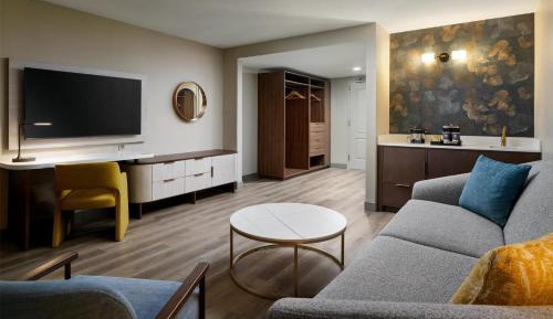 Two-Bedroom King Suite