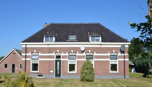 Three-Bedroom Holiday Home 
