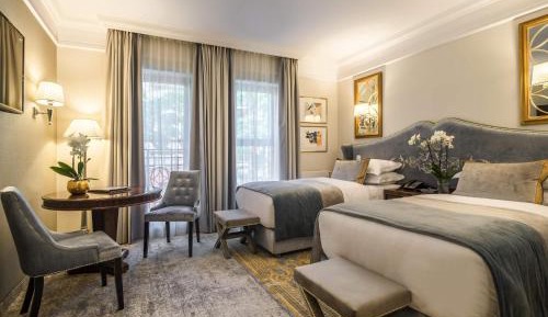 Deluxe Room Twin Beds