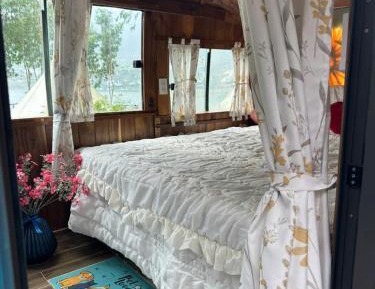 Deluxe Bungalow with Garden View