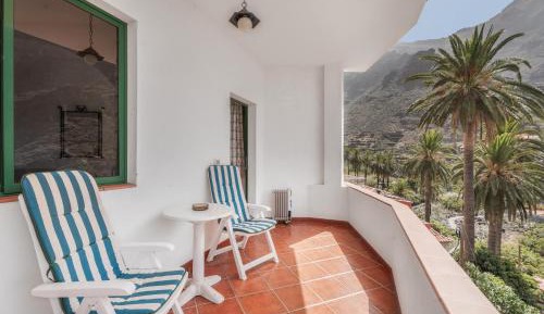 Superior One-Bedroom Apartment with Balcony