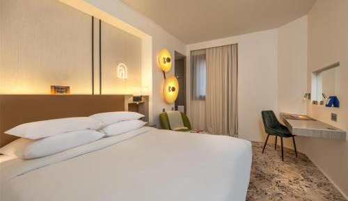 Queen Room