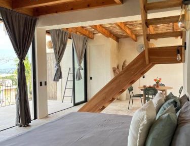 Deluxe Suite with Sea View