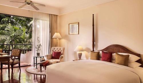 Junior King Suite with Club Access