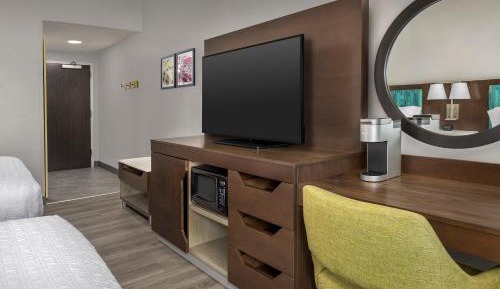 Queen Room with Two Queen Beds - Mobility and Hearing Access/Non-Smoking