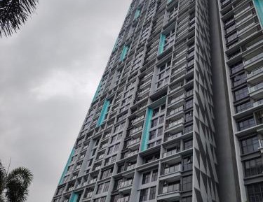 Deluxe One-Bedroom Apartment
