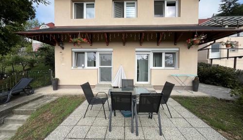Apartment with Garden View