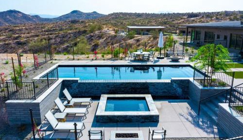 Eight-Bedroom Holiday Home