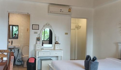 Deluxe Room Sea View with Queen bed