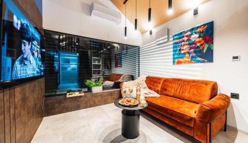 Apartment with Garden View