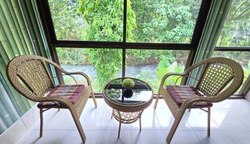 Bungalow - Water Front 