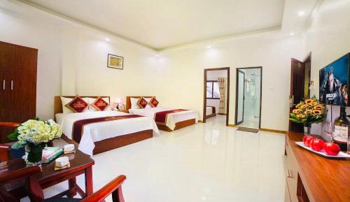 Family Room with Mountain View