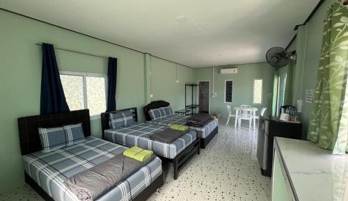 Deluxe Family Room