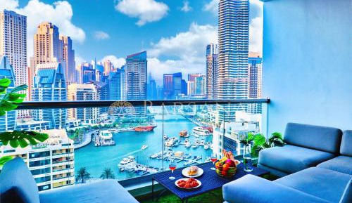 Two-Bedroom Apartment with Balcony and Sea View