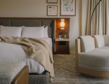 Premium King Room with Valley View