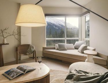 One-Bedroom Rimrock Peak View King Suite