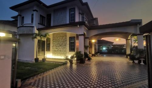 Deluxe Bungalow with Garden View