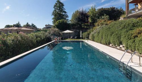 Apartment with Lake View