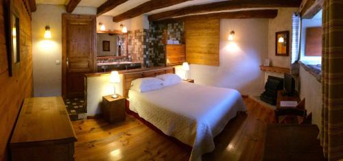 Chambre Gentiane avec accès au sauna et au hammam