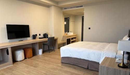 Standard Double Room (Check-in after 18:00)