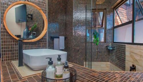 Queen Room with Garden View