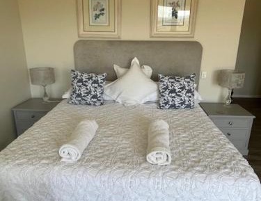 Deluxe Double or Twin Room with Mountain View