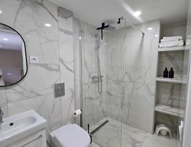Double Room with Private Bathroom