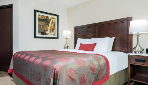 King Suite with Hot Tub - Non-Smoking